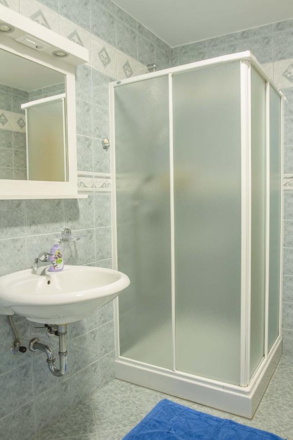 Apartments Pri Marjetki 체르크노 외부 사진