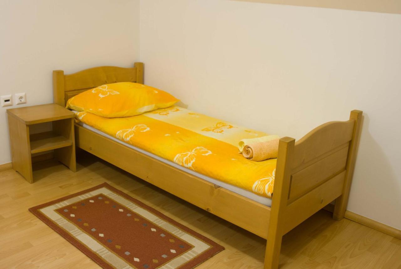 Apartments Pri Marjetki 체르크노 외부 사진